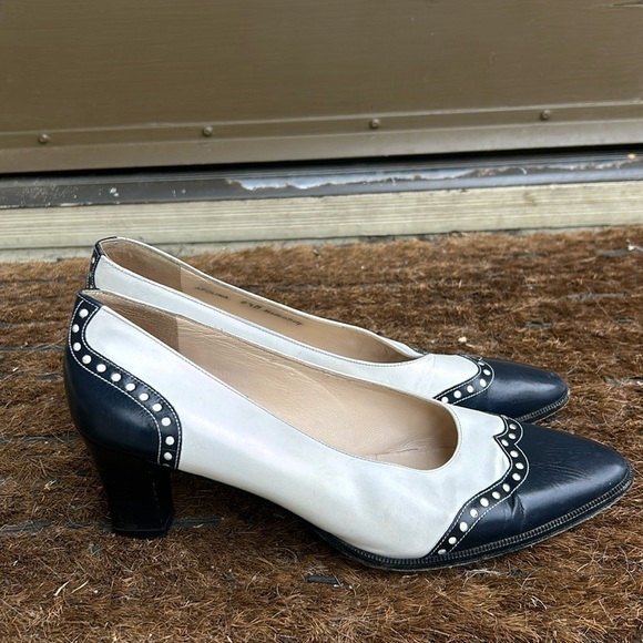 Vintage Wingtip Italian Leather Bally Kitten Heels Sz 6.5 Rockabilly Retro Vibes - Picture 1 of 7